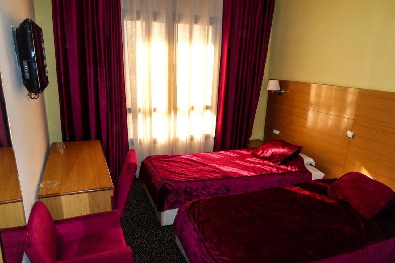 Hotel Les Zianides Тлемсен Екстер'єр фото
