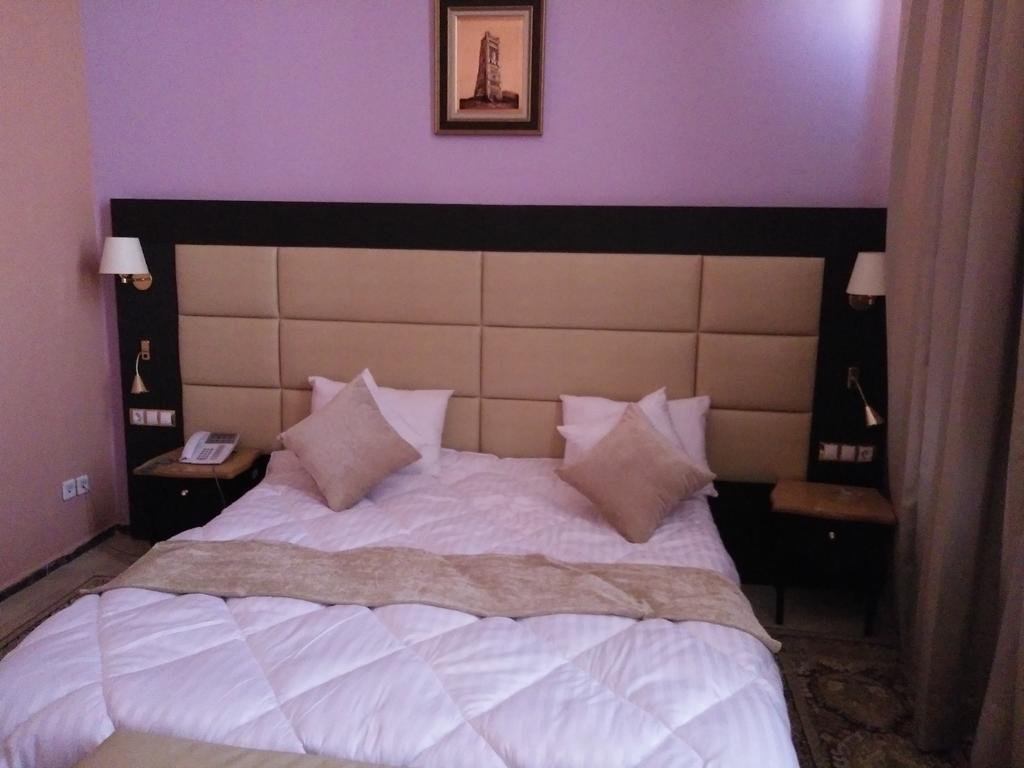 Hotel Les Zianides Тлемсен Екстер'єр фото